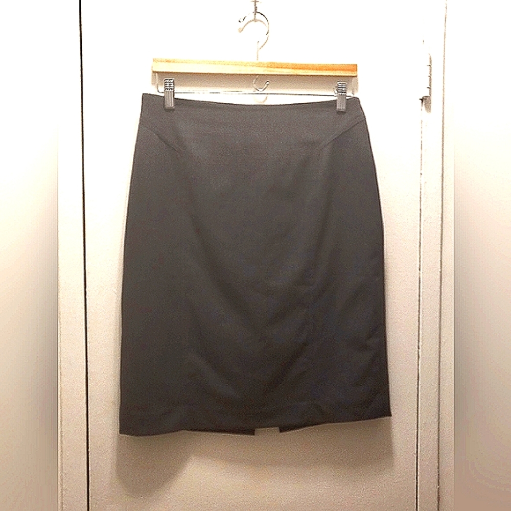 Grey skirt